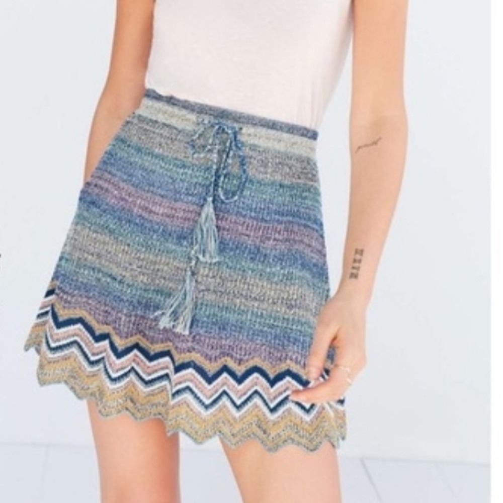 Ecote‎ Blue Purple Tan Skirt Size M Knit Weave Zig Zag Y2k Fringe String Hippe